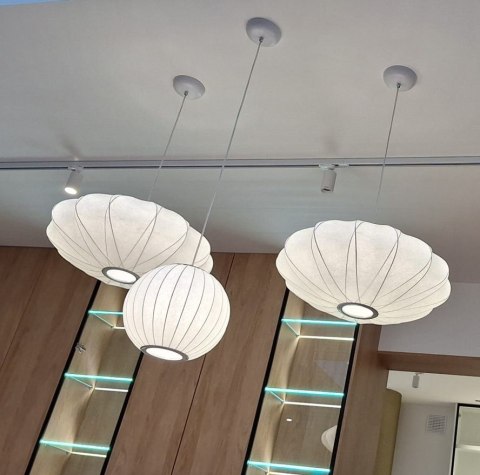 Lampa wisząca SILK X-shape biała 60 cm Lampa wisząca SILK X-shape biała 60 cm