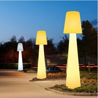Lampa ogrodowa stojąca GARDENA XL LED RGBW 16 kolorów 180 cm Lampa ogrodowa stojąca GARDENA XL LED RGBW 16 kolorów 180 cm